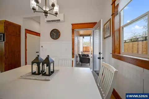 Entry Way - 46 Walnut St, Independence, OR 97351 photo 4 of 6