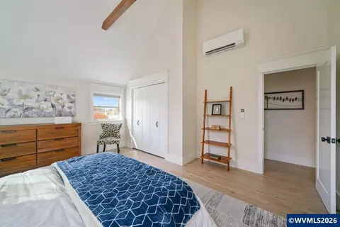 Bedroom - 46 Walnut St, Independence, OR 97351 photo 8 of 10