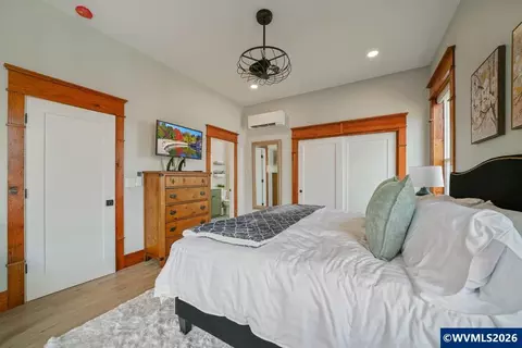 Bedroom - 46 Walnut St, Independence, OR 97351 photo 4 of 10