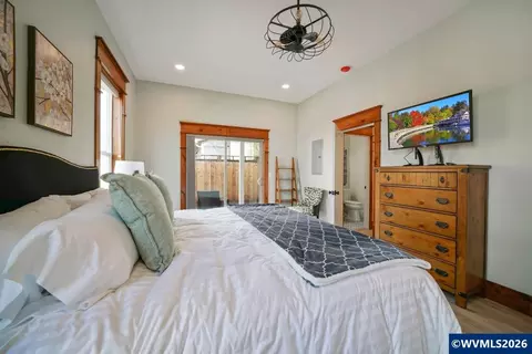 Bedroom - 46 Walnut St, Independence, OR 97351 photo 3 of 10