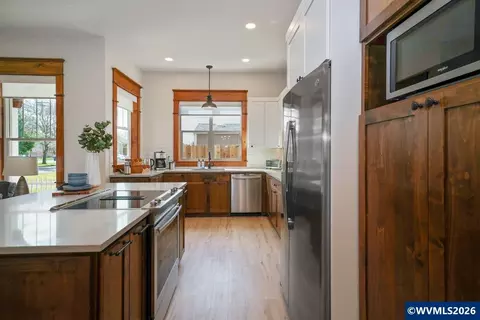 Kitchen - 46 Walnut St, Independence, OR 97351 photo 3 of 6