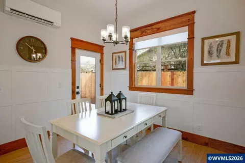 Dining - 46 Walnut St, Independence, OR 97351 photo 2 of 2
