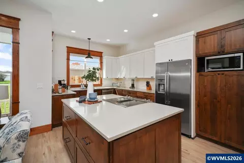 Kitchen - 46 Walnut St, Independence, OR 97351 photo 1 of 6