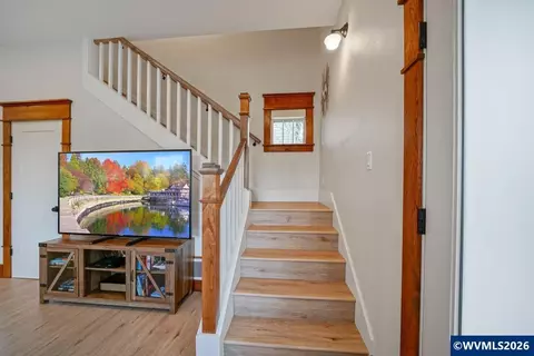 Entry Way - 46 Walnut St, Independence, OR 97351 photo 6 of 6