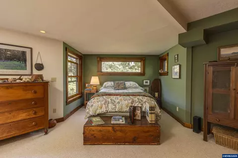 Bedroom - 4599 Eagle Crest Rd NW, Salem, OR 97304 photo 2 of 2