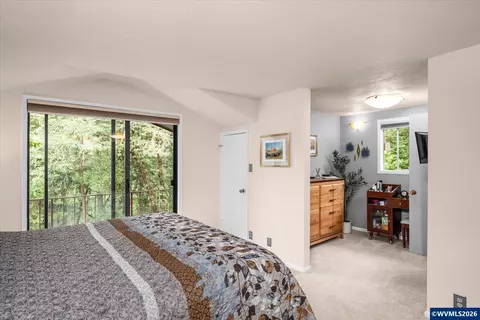 Bedroom - 27828 Gibralter Lp Lp, Eugene, OR 97405 photo 8 of 9