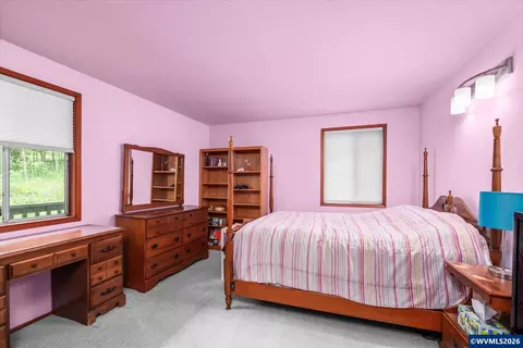Bedroom - 27828 Gibralter Lp Lp, Eugene, OR 97405 photo 3 of 9