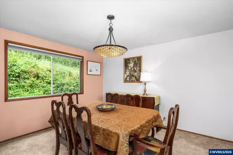 Dining - 27828 Gibralter Lp Lp, Eugene, OR 97405 photo 2 of 2