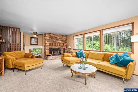 Living - 27828 Gibralter Lp Lp, Eugene, OR 97405 photo 1 of 2