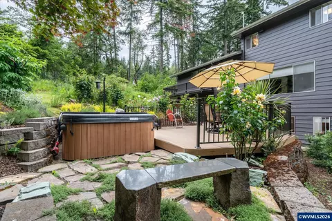 Exterior - 27828 Gibralter Lp Lp, Eugene, OR 97405 photo 3 of 14