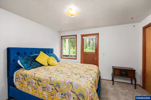 Bedroom - 27828 Gibralter Lp Lp, Eugene, OR 97405 photo 1 of 9