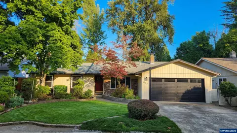 815 Valleywood Dr SE, Salem, OR 97306