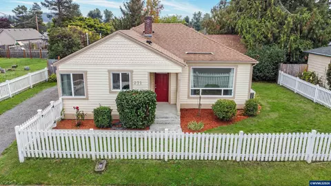 271 W Ellendale Ave, Dallas, OR 97338