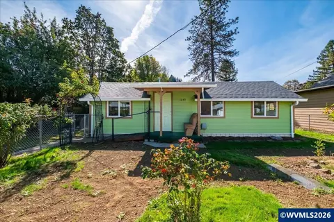 1649 Elm St, Sweet Home, OR 97386