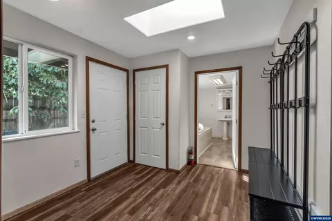Entry Way - 1203 Oak St, Amity, OR 97101 photo 1 of 2