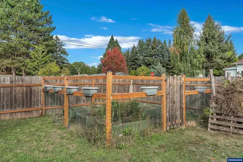 Exterior - 1203 Oak St, Amity, OR 97101 photo 8 of 9