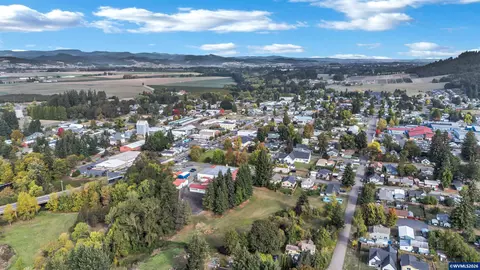 View/Area - 1203 Oak St, Amity, OR 97101 photo 3 of 5