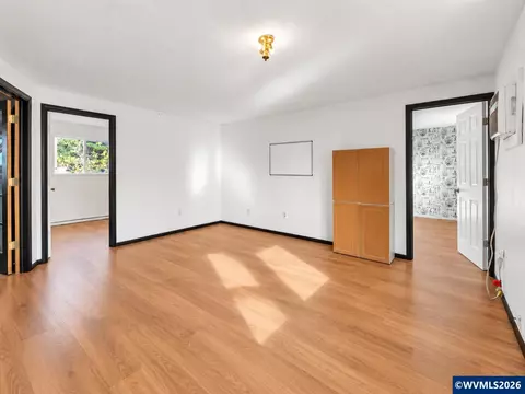 Living - 1203 Oak St, Amity, OR 97101 photo 4 of 5
