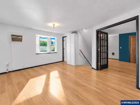 Living - 1203 Oak St, Amity, OR 97101 photo 5 of 5