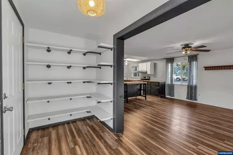 Entry Way - 1203 Oak St, Amity, OR 97101 photo 1 of 3