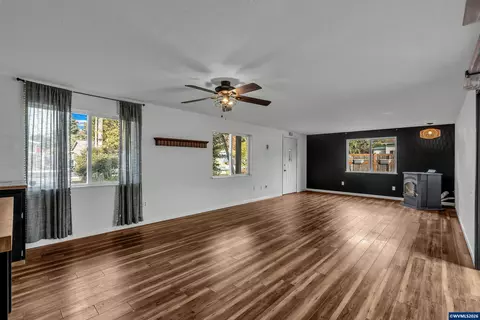 Living - 1203 Oak St, Amity, OR 97101 photo 3 of 5