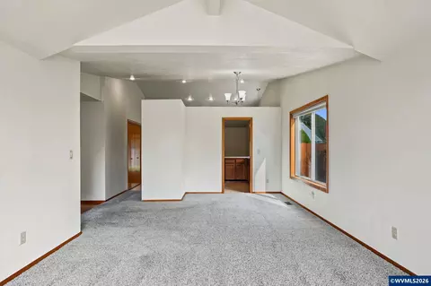 Living - 1013 NE Lorvik Pl, Corvallis, OR 97330 photo 4 of 5