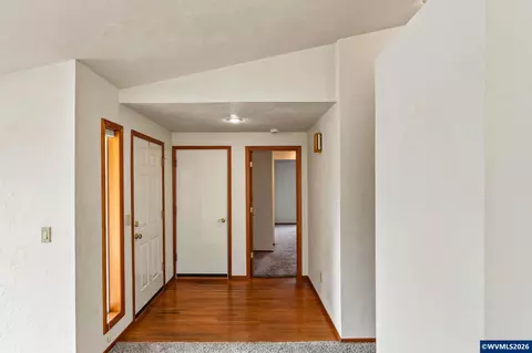 Entry Way - 1013 NE Lorvik Pl, Corvallis, OR 97330 photo 2 of 3