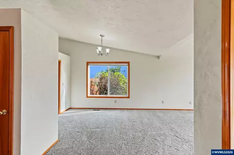 Living - 1013 NE Lorvik Pl, Corvallis, OR 97330 photo 1 of 5