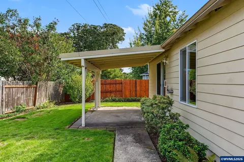 Exterior - 1013 NE Lorvik Pl, Corvallis, OR 97330 photo 3 of 8