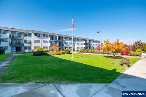950 Evergreen Apt 311 Rd, Woodburn, OR 97071