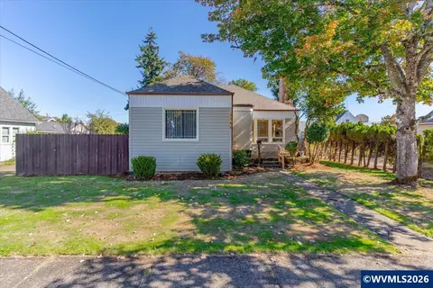 1162 SE Lyle St, Dallas, OR 97338
