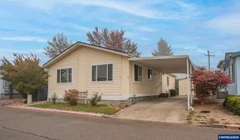 3200 Oak Terrace Dr, Lebanon, OR 97355
