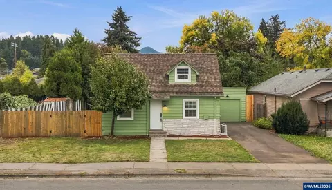 1923 Long St, Sweet Home, OR 97386
