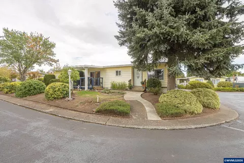 450 Lacreole Dr #31, Dallas, OR 97338
