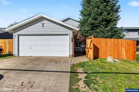 2027 Queen Ave SE, Albany, OR 97322