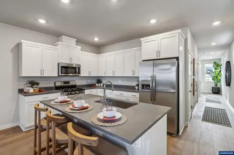 Kitchen - 63292 Peale St, Bend, OR 97701 photo 3 of 3