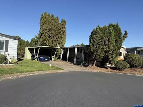 4447 Essex St SE, Salem, OR 97317