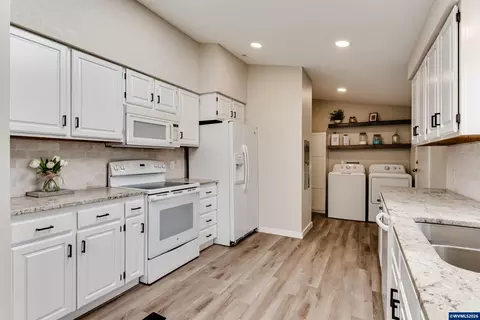 2226 32nd St, Springfield, OR 97477 photo 12