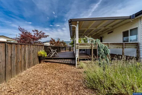2226 32nd St, Springfield, OR 97477 photo 19