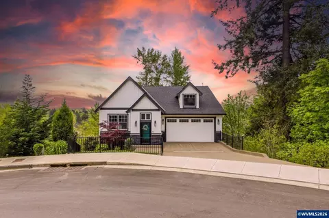 1372 Overview St NW, Salem, OR 97304