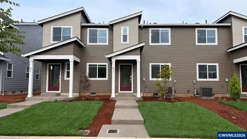 821 Kirksey St, Woodburn, OR 97071