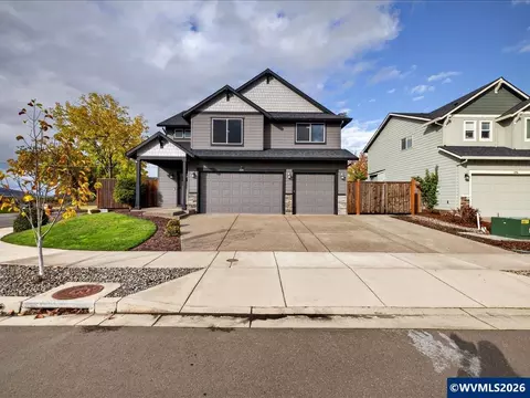 828 River Ave, Brownsville, OR 97327