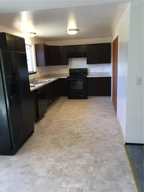 16910 17th Ave E, Spanaway, WA 98387 photo 2