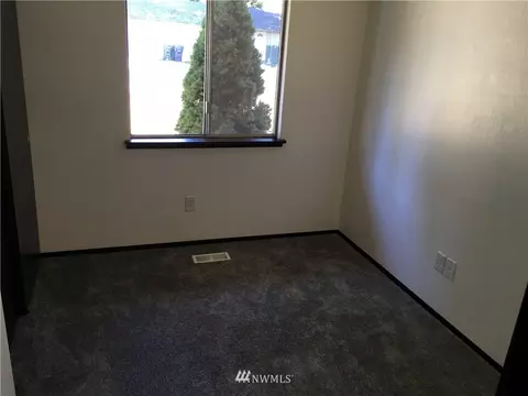 16910 17th Ave E, Spanaway, WA 98387 photo 5