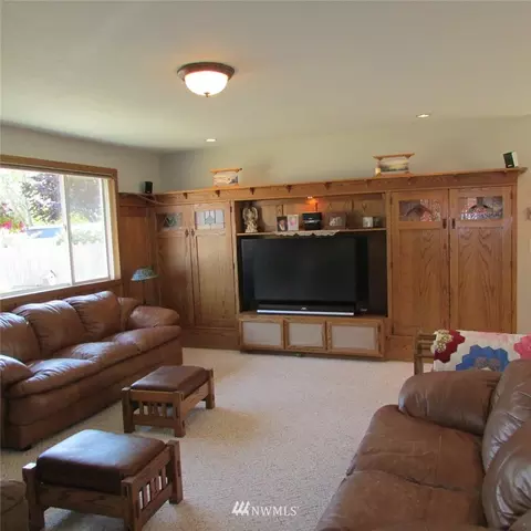 100 W Robert Pl, Sequim, WA 98382 photo 2