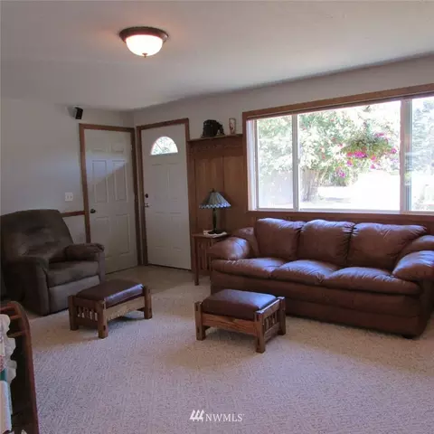 100 W Robert Pl, Sequim, WA 98382 photo 4