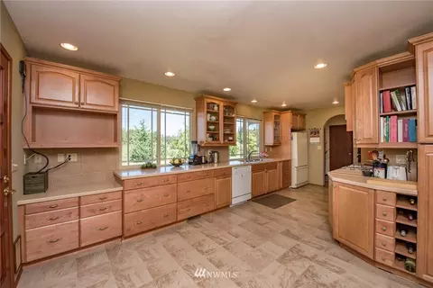 401 Pond Ln, Sequim, WA 98382 photo 8