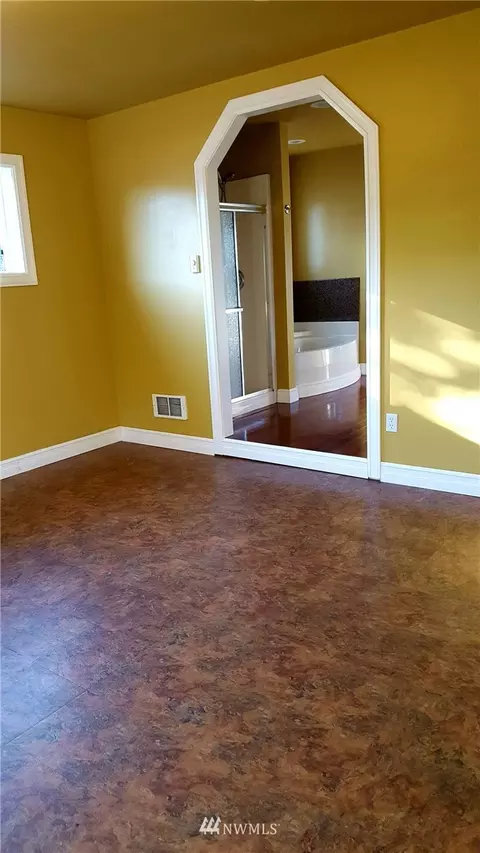 358 W Hemlock St, Sequim, WA 98382 photo 11