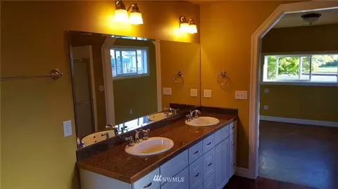 358 W Hemlock St, Sequim, WA 98382 photo 13