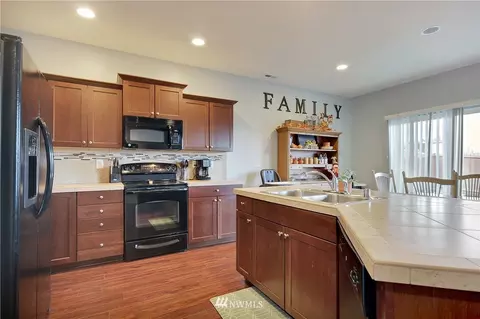 1905 201st St E, Spanaway, WA 98387 photo 7
